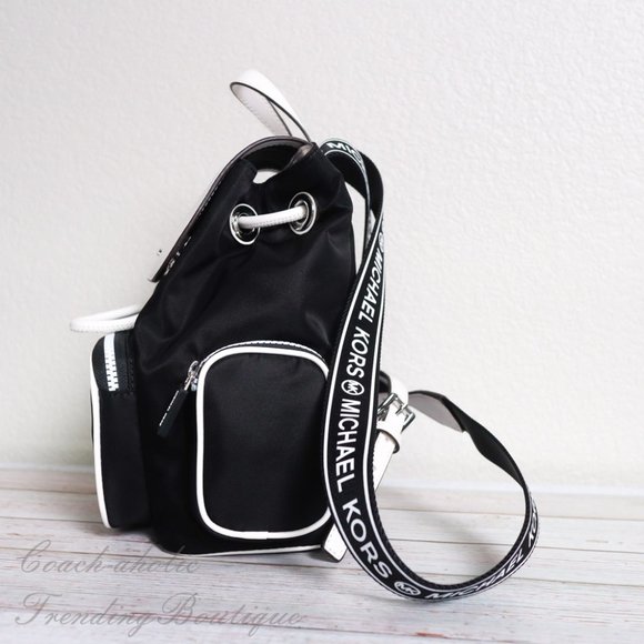 NWT Michael Kors Medium Abbey Cargo Backpack - Picture 4 of 8